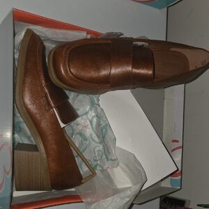 BareTraps Tan Leather Loafers